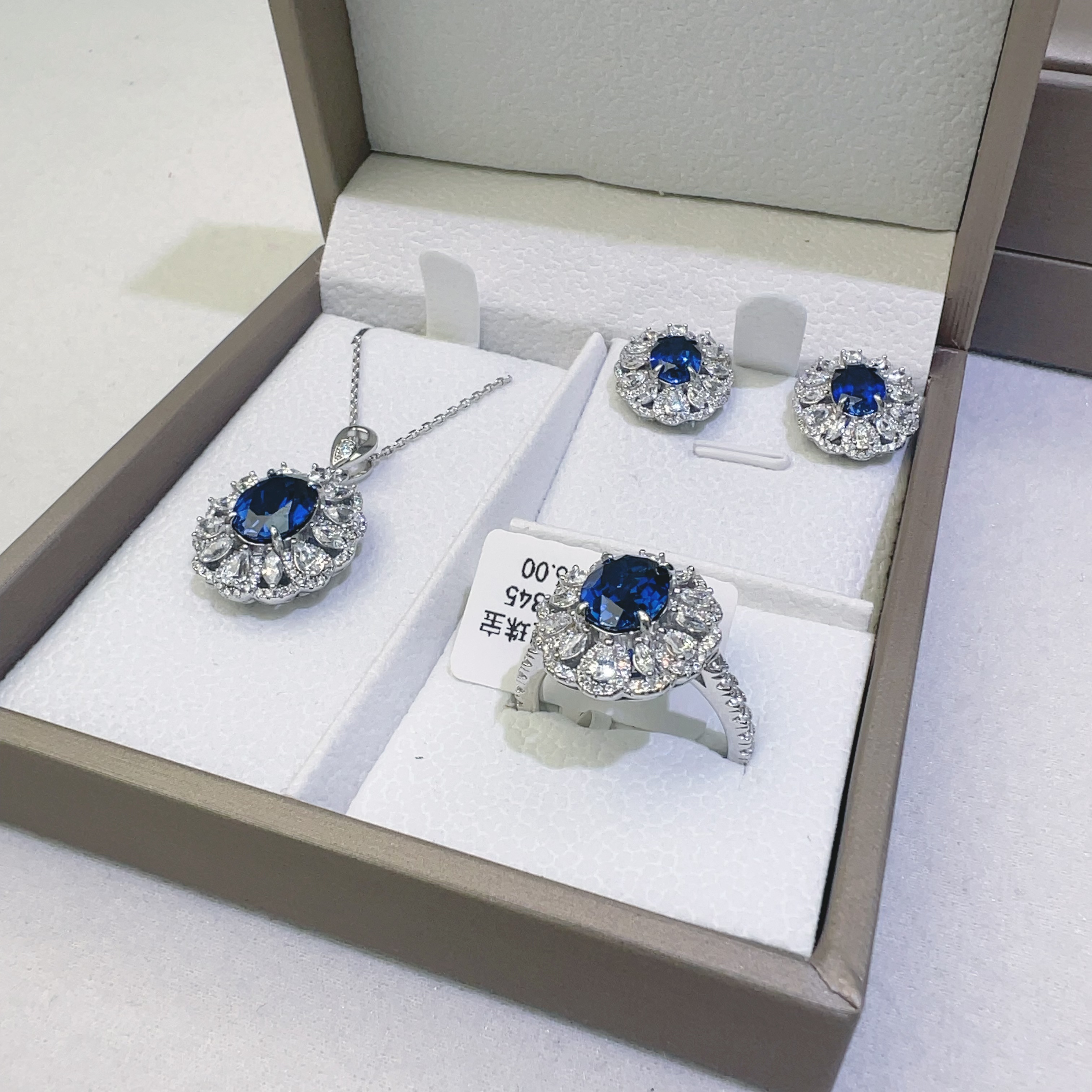 培育蓝宝石S925银镶嵌培育宝石戒指项链耳钉套装R3-0345