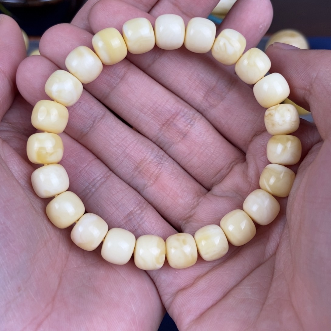 琥珀裸石未镶嵌无****承蜜蜡