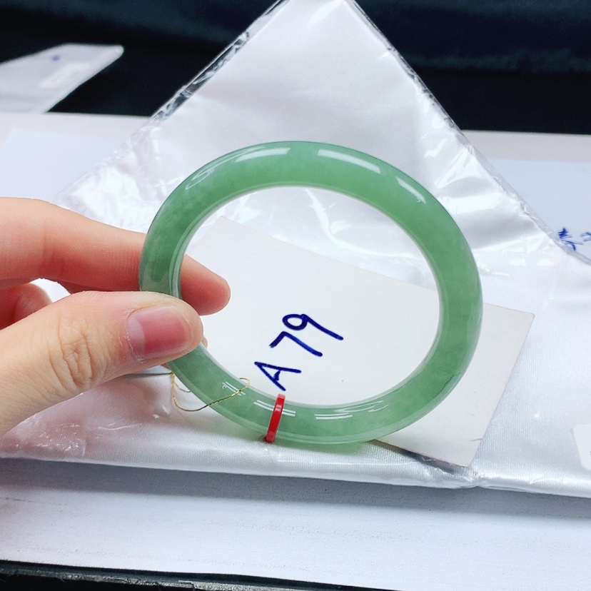 【闪购商品】翡翠手镯（圆镯）未镶嵌天然缅甸a货手镯52+