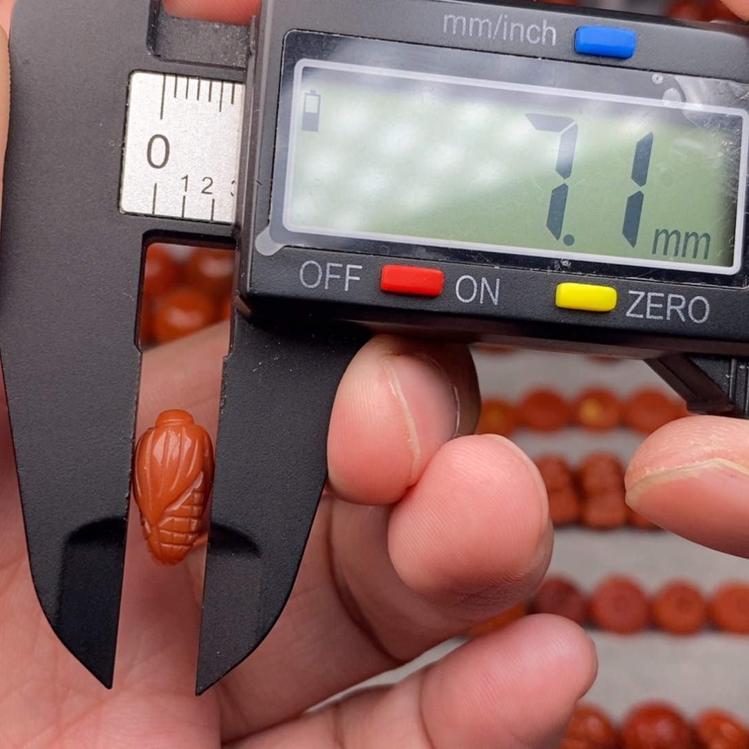 南红玛瑙配饰未镶嵌