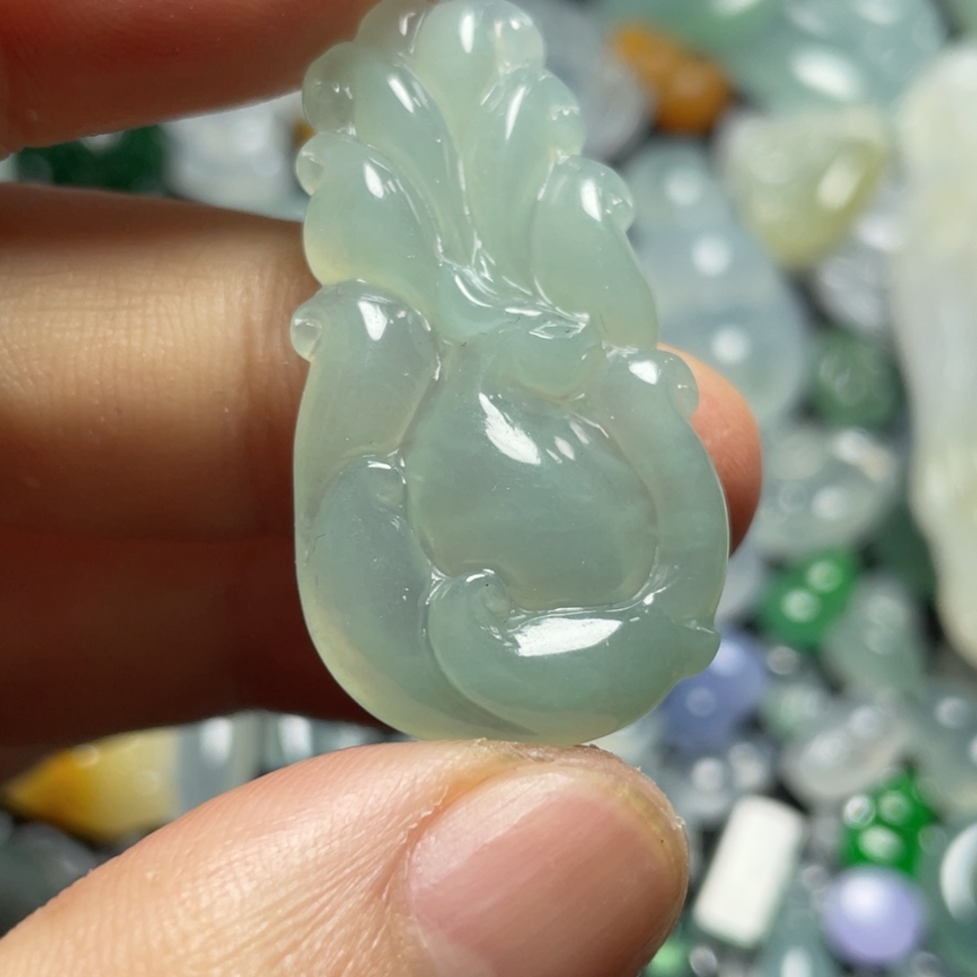 翡翠未镶嵌颈饰翡翠