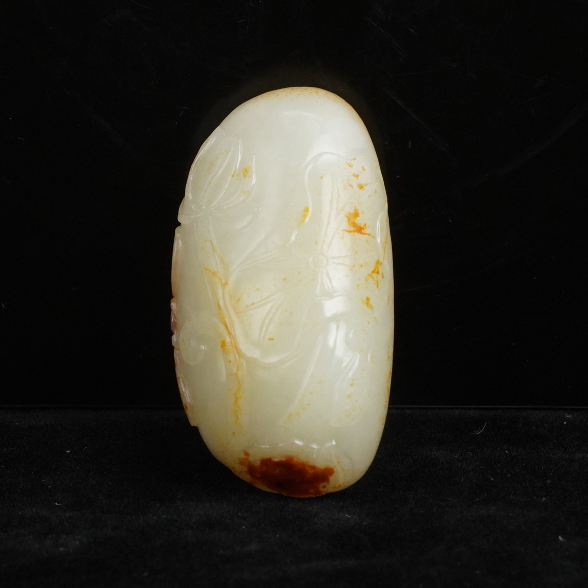 【清】白玉留皮雕一品清廉把件（高6.2cm宽3.3cm重70g）QT036