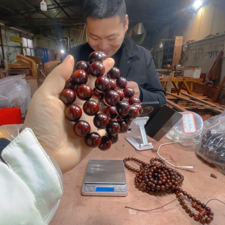 檀香紫檀（小叶紫檀）1.8满水波满星顶泥玉化