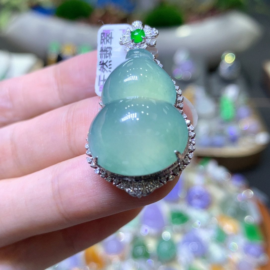 【闪购商品】翡翠颈饰18K金镶嵌翡翠吊坠项链