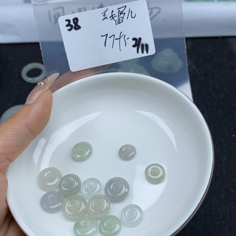 【闪购商品】翡翠颈饰未镶嵌玉*儿