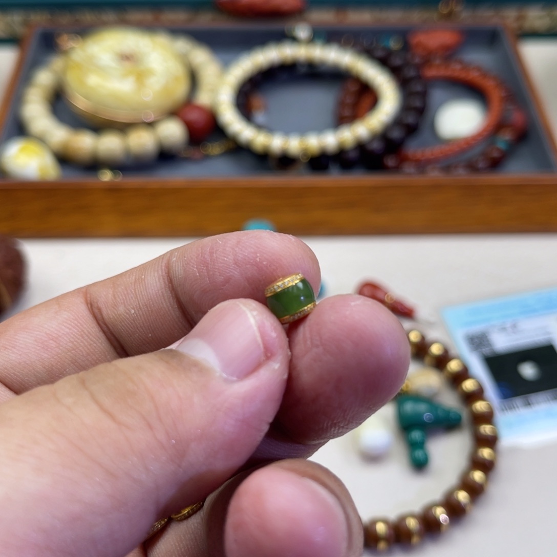 和田玉（碧玉）18K金镶嵌珠宝奇石