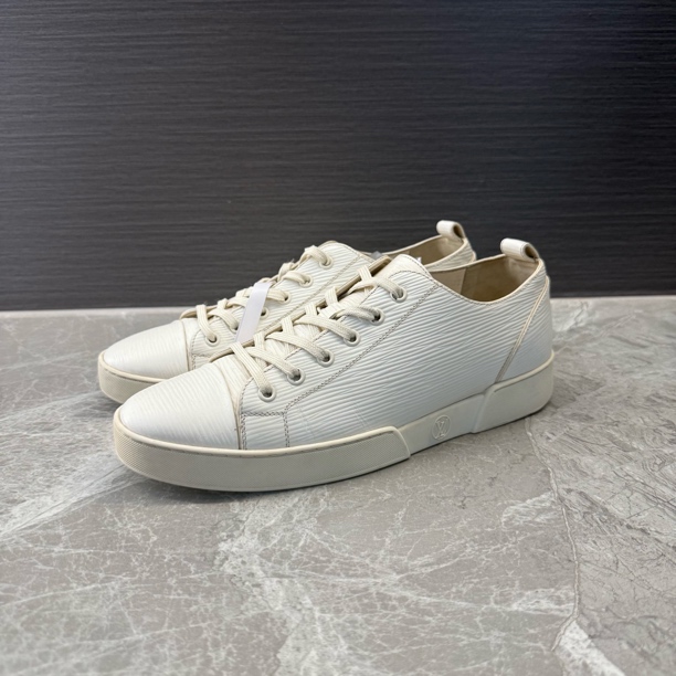 99新 LouisVuitton/路易威登 白色水波纹休闲板鞋 40.5码