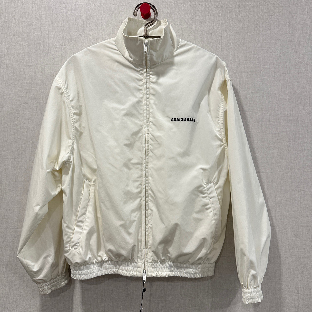 未使用 Balenciaga/巴黎世家 后背logo字母白色外套 尺码XS 11074