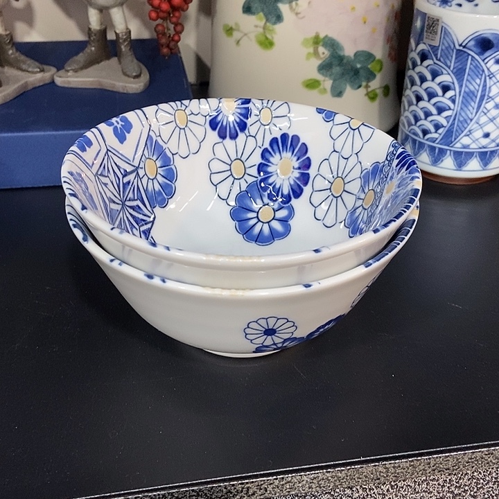 蜜***昕瓷片两只中碗蓝祥瑞日本进口