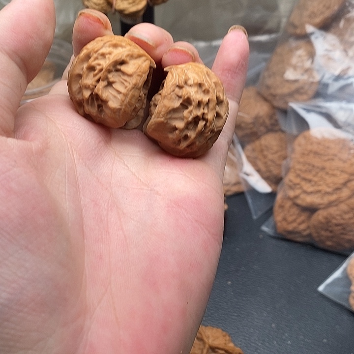 文玩核桃吊坠蛇头聚宝盆