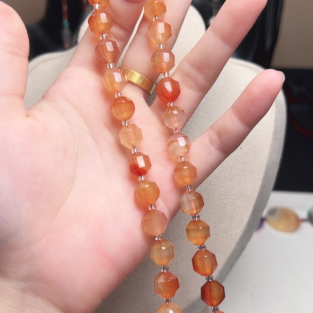 玛瑙/玉髓合金珠宝半成品x34 9.5m 活力钻切玛瑙一条