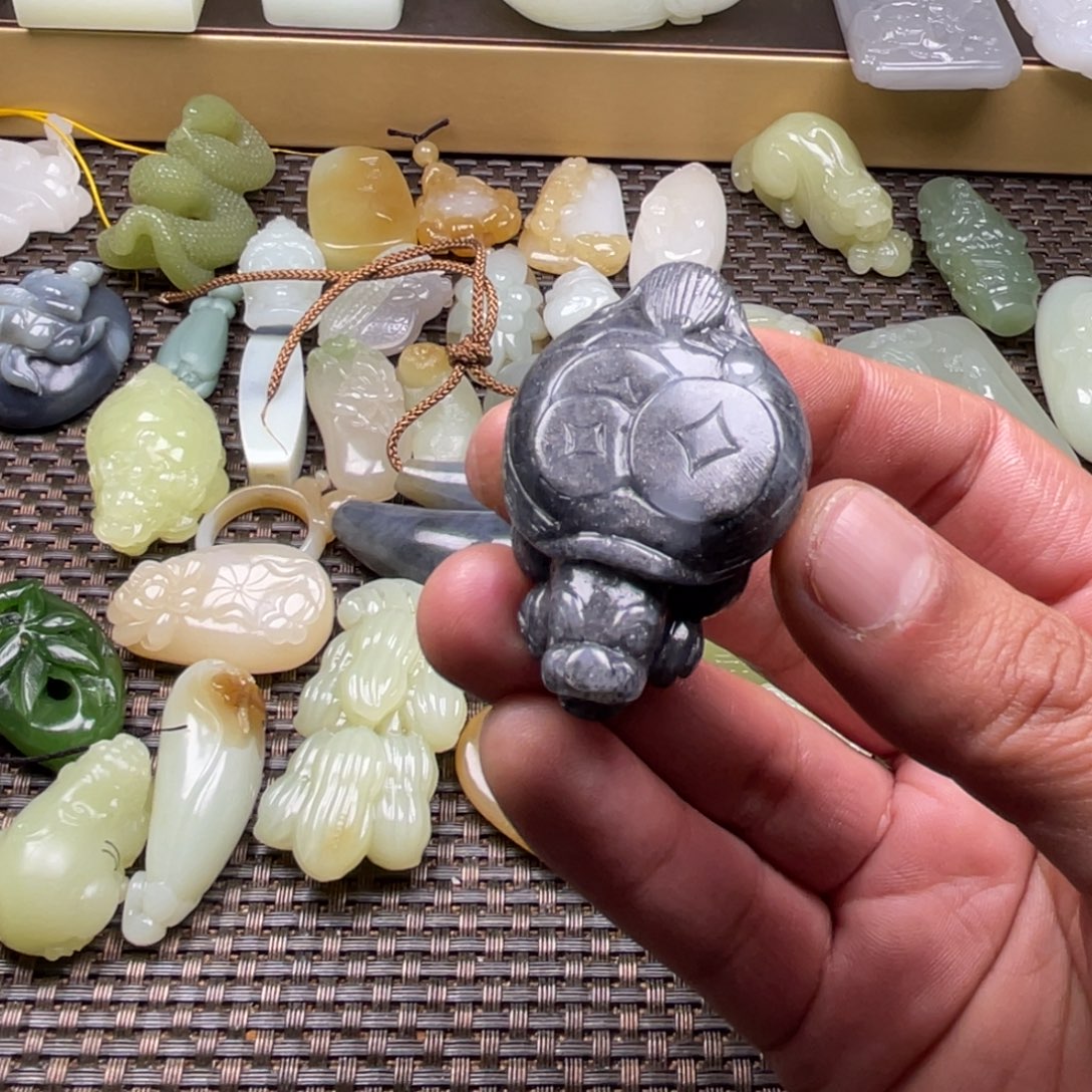 和田玉未镶嵌挂件