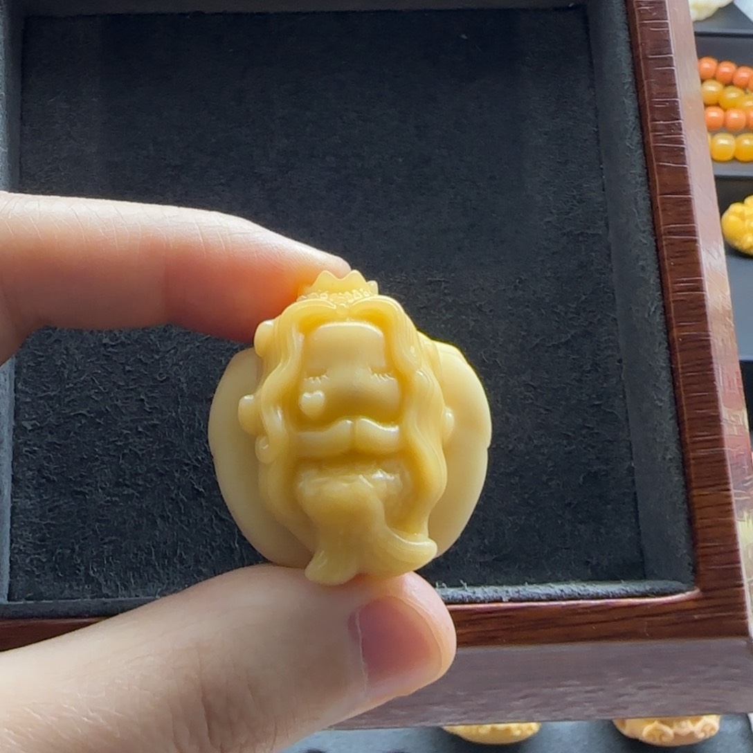 石英质玉（缅黄）配饰未镶嵌