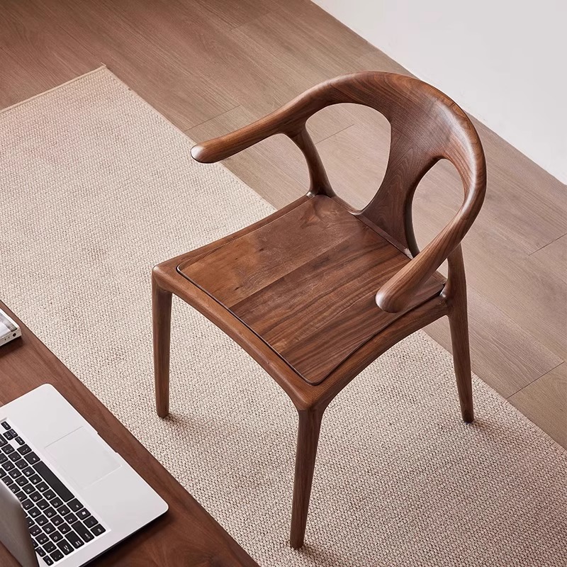 北黑黑胡桃鸭舌椅可悬浮挂餐椅新中式牛角家用主人扶手茶餐桌椅