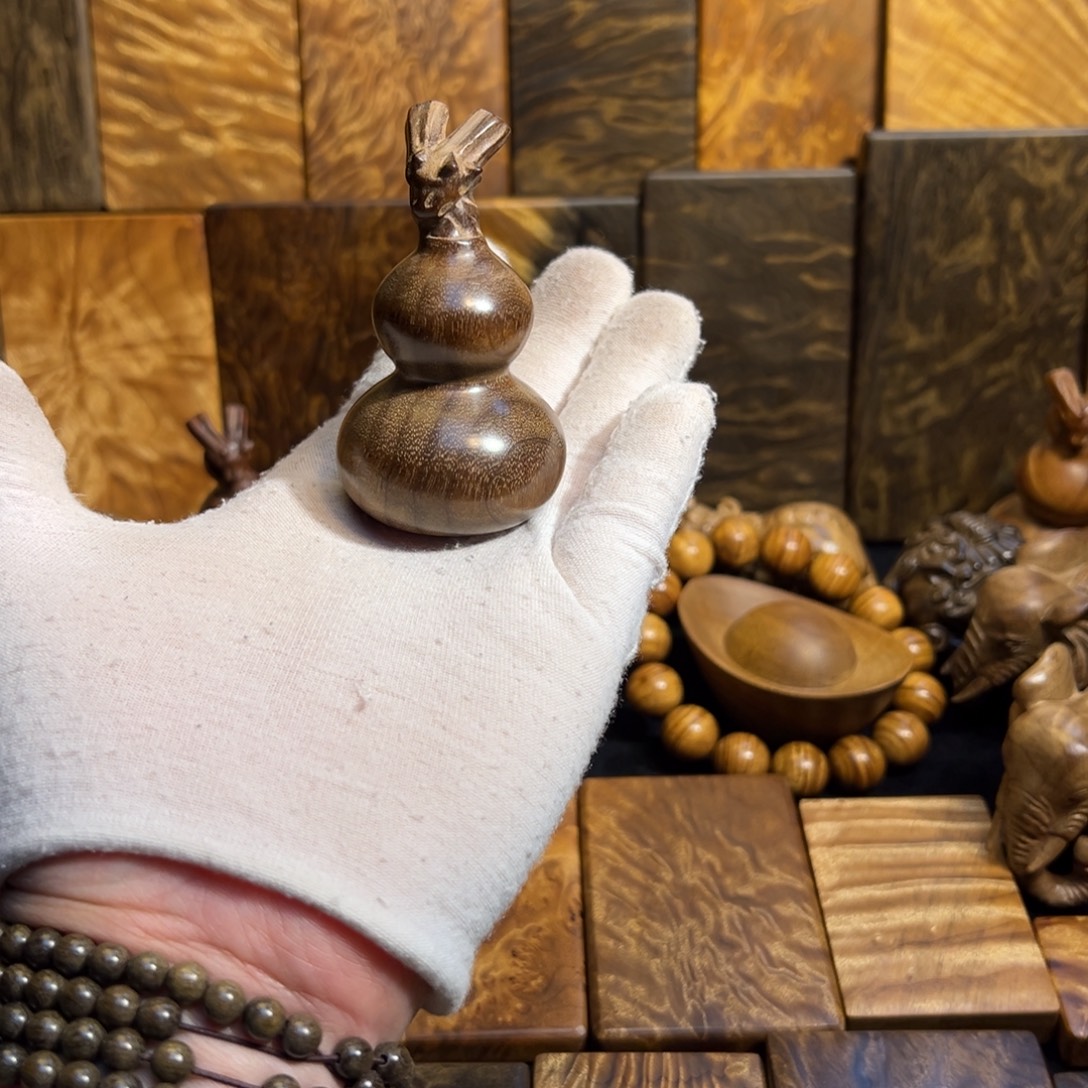 j***i金丝楠阴沉木葫芦