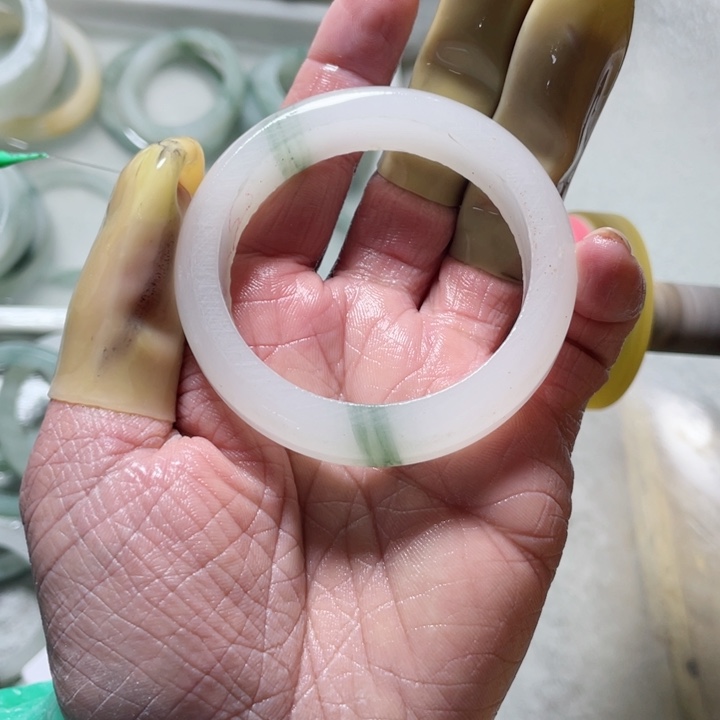 石英质玉手镯未镶嵌浅*定制