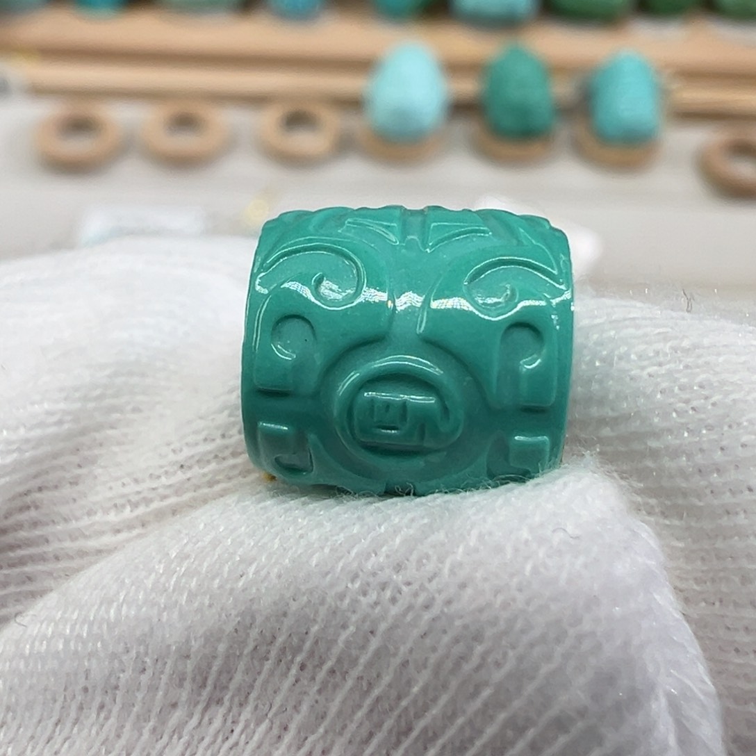 绿松石配饰未镶嵌