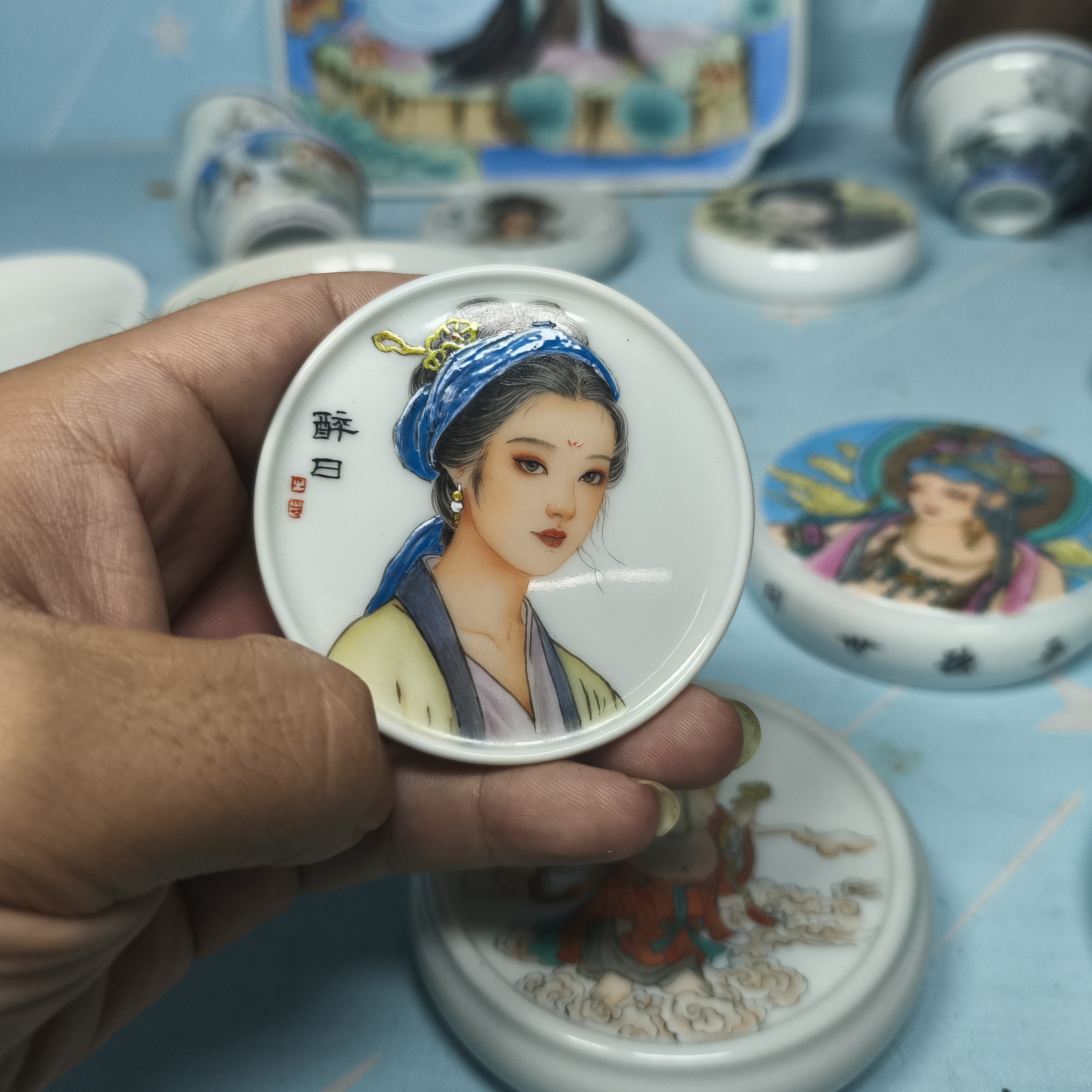 手绘陶瓷美女盖置