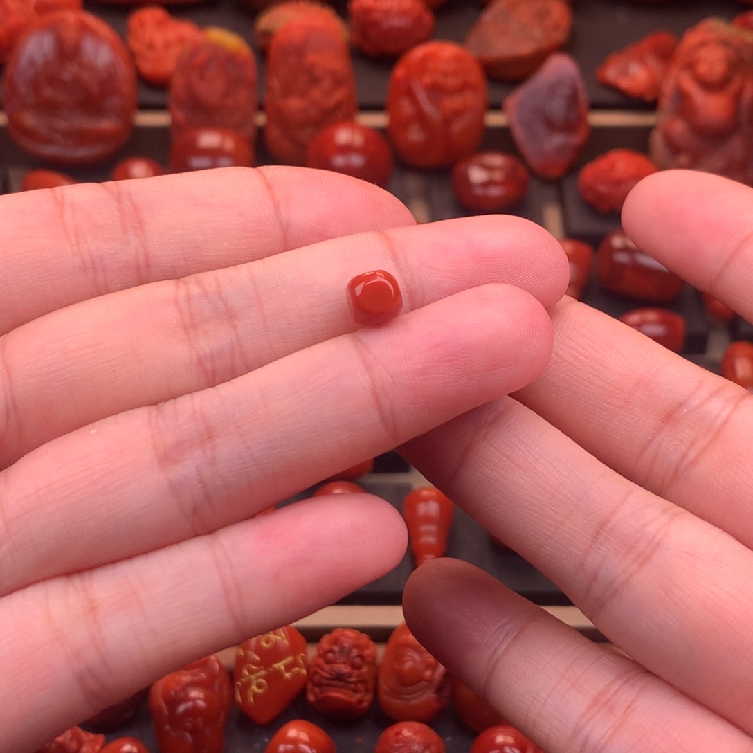 南红玛瑙未镶嵌川料原矿六方6mm