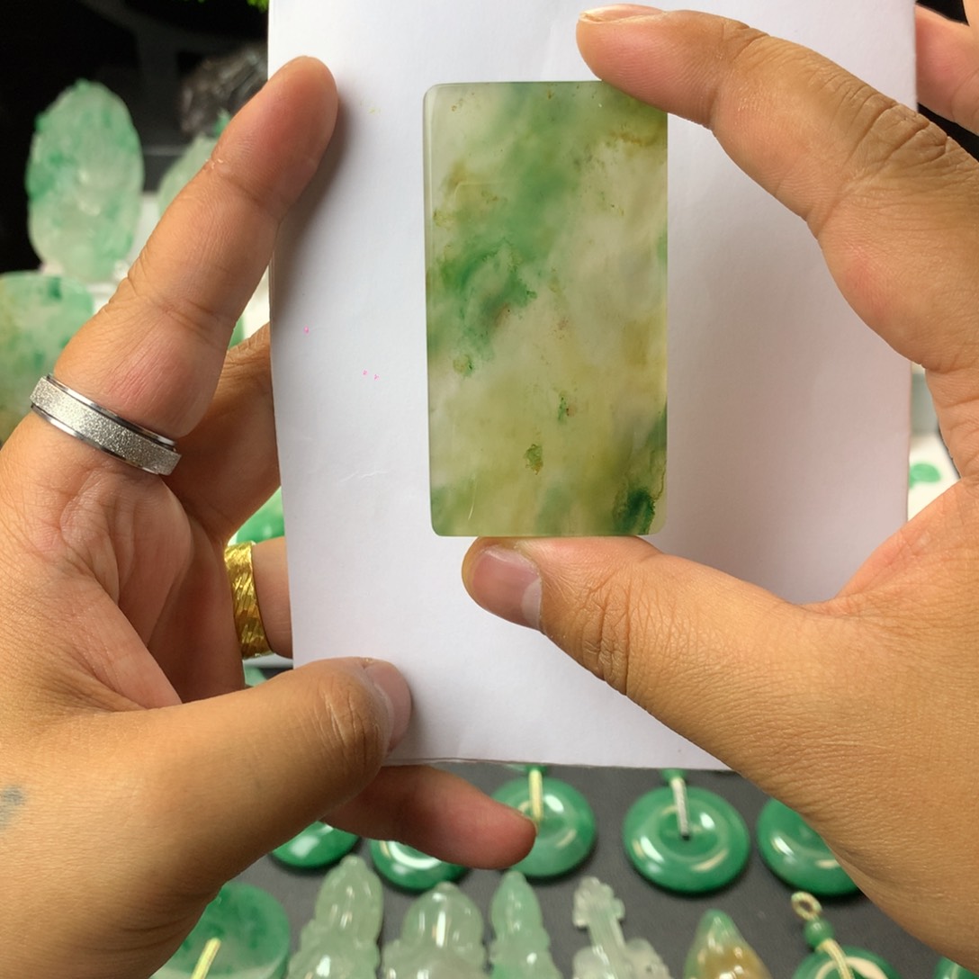 石英质玉（非洲翠）未镶嵌吊坠(赠链)