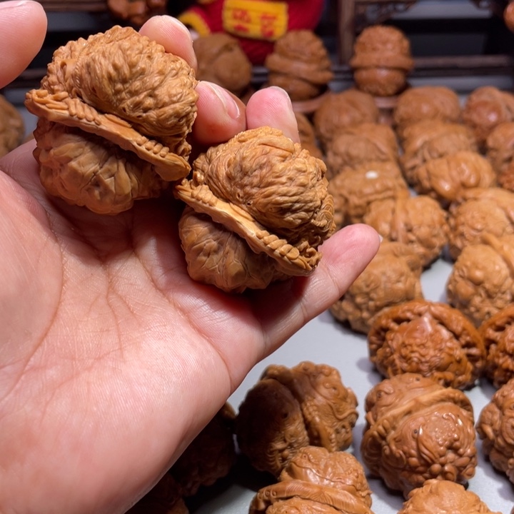 咕*咕蛤蟆头雕刻的金蟾