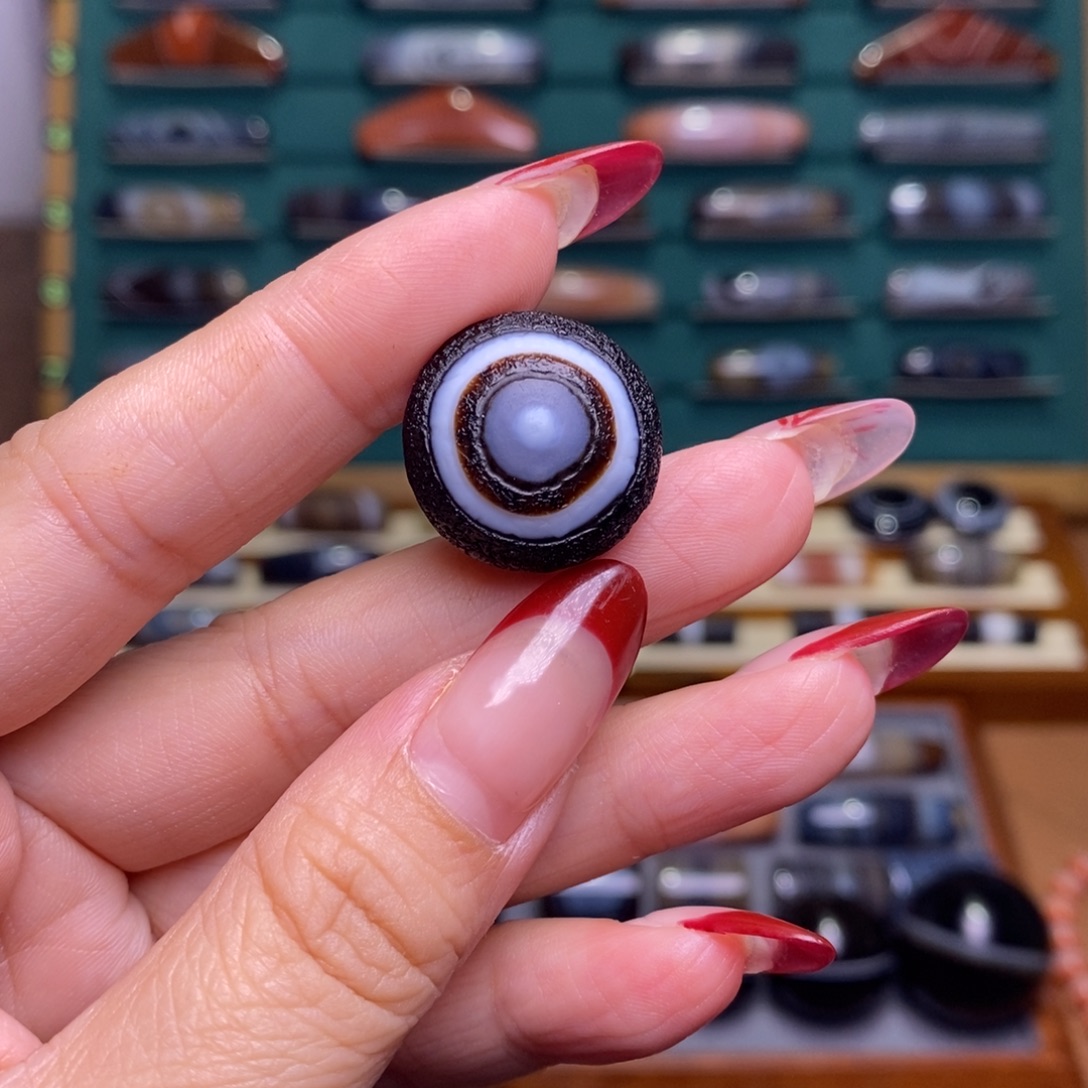 耐***爸玛瑙/玉髓未镶嵌珠宝半成品