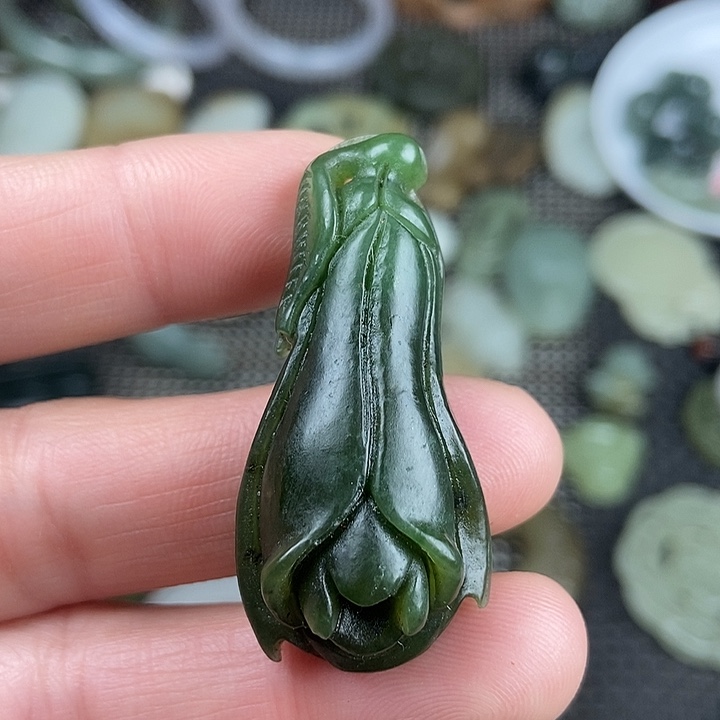 和田玉（碧玉）未镶嵌颈饰