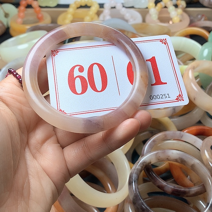 石英质玉（黄龙玉）未镶嵌手镯