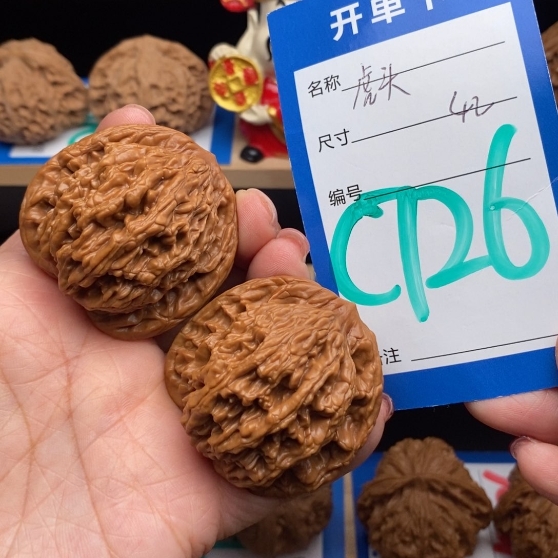 文玩核桃吊坠核桃虎头