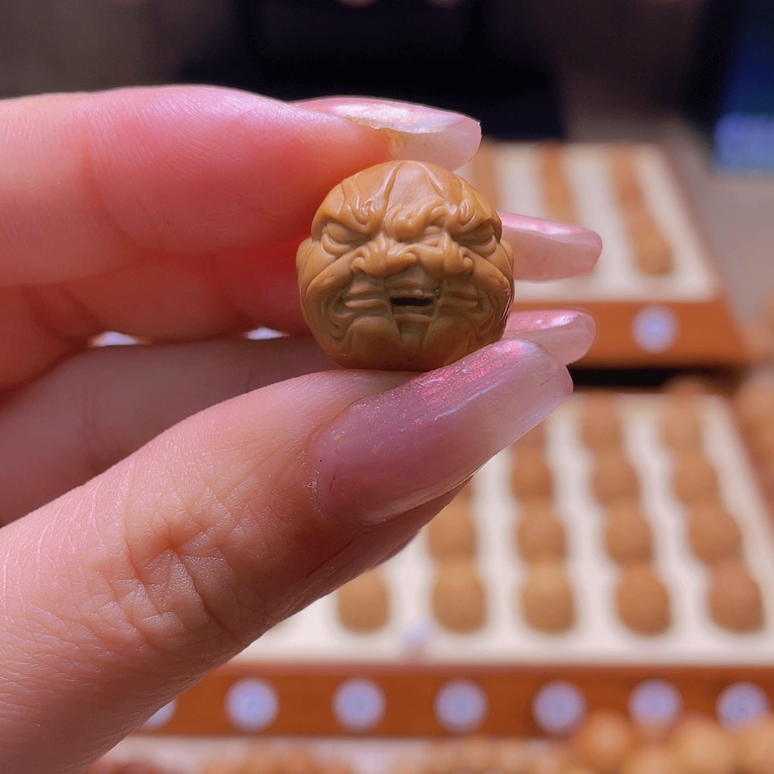 猴头核桃吊坠18左右猴头核桃三面恶僧