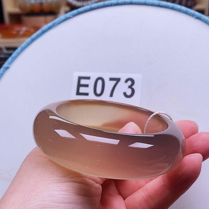 玛瑙/玉髓手镯未镶嵌C****e