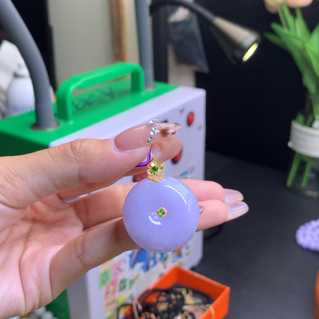 翡翠18K金镶嵌颈饰