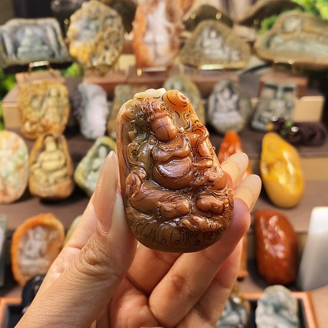 定制翡翠未镶嵌黄财