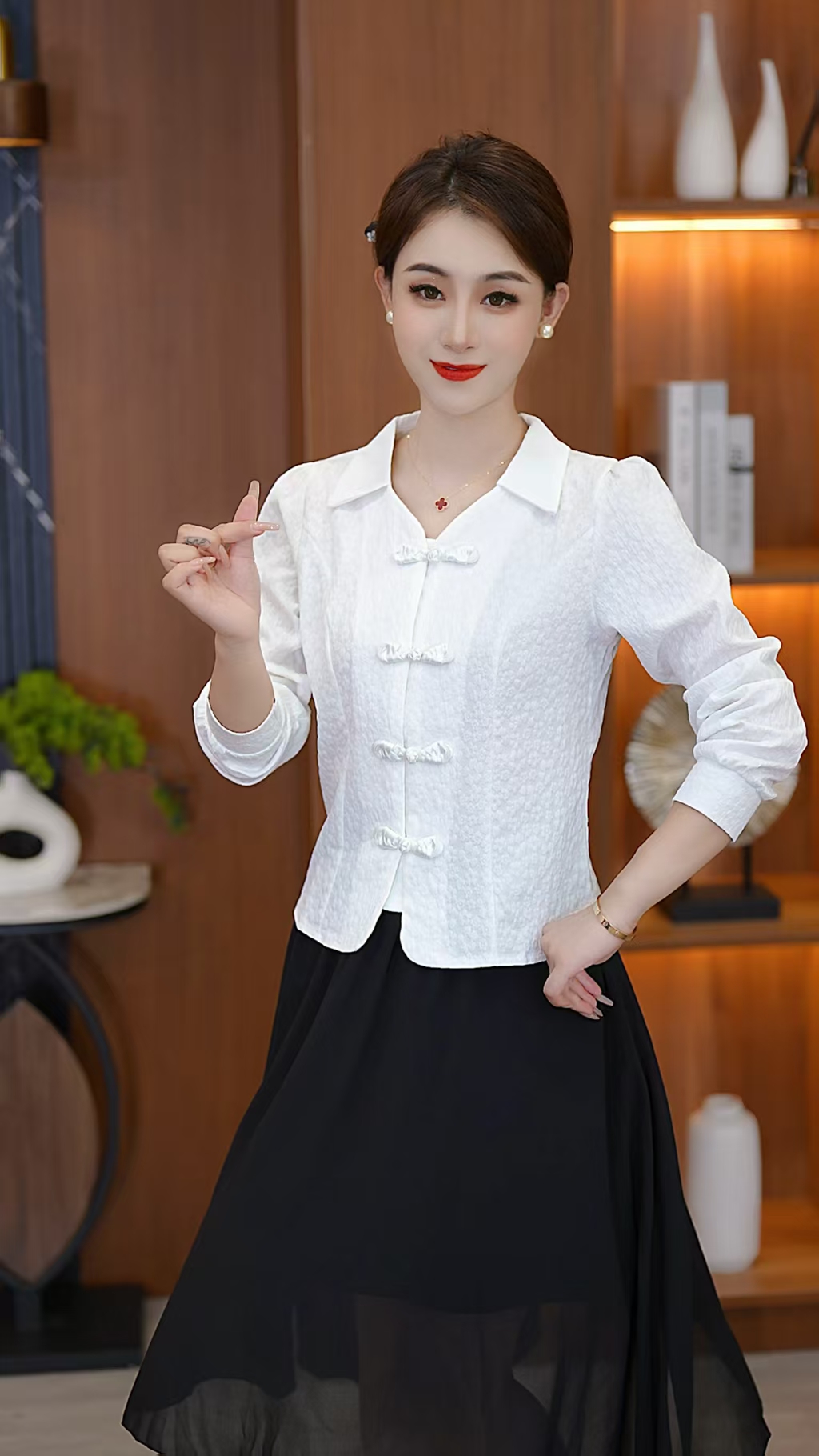 2025秋季新款法式POLO领中国风盘扣上衣女甜美洋气ins短款衬衫潮