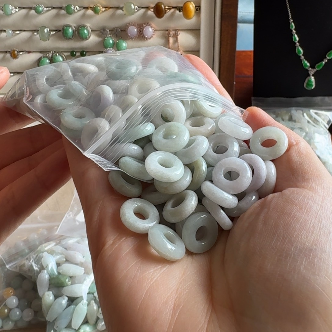 翡翠未镶嵌颈饰总价 清货福利7