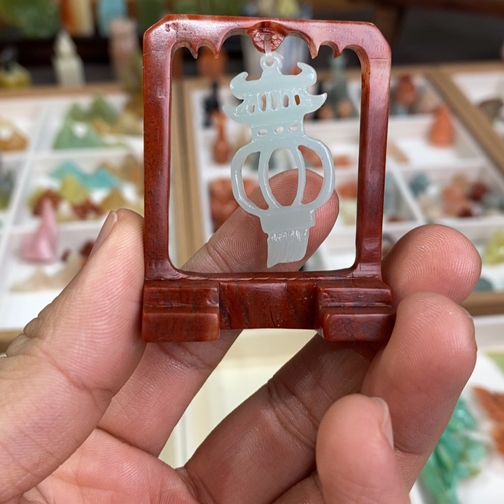 老挝石巧雕灯笼屏风摆件