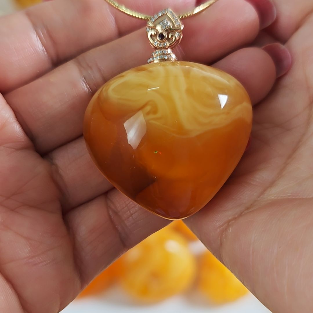 蜜蜡吊坠(赠链)18K金镶嵌