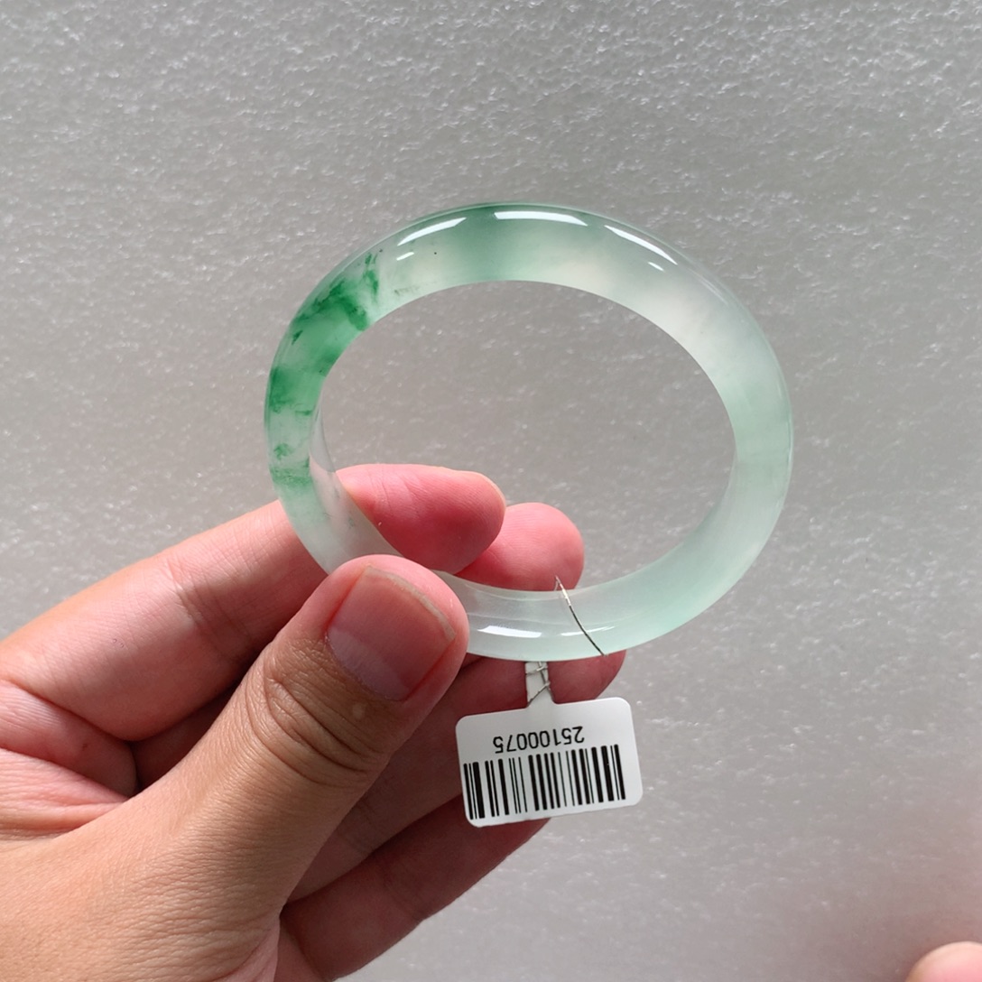 Z***A未镶嵌手镯石英质玉（非洲翠）青青53-Z