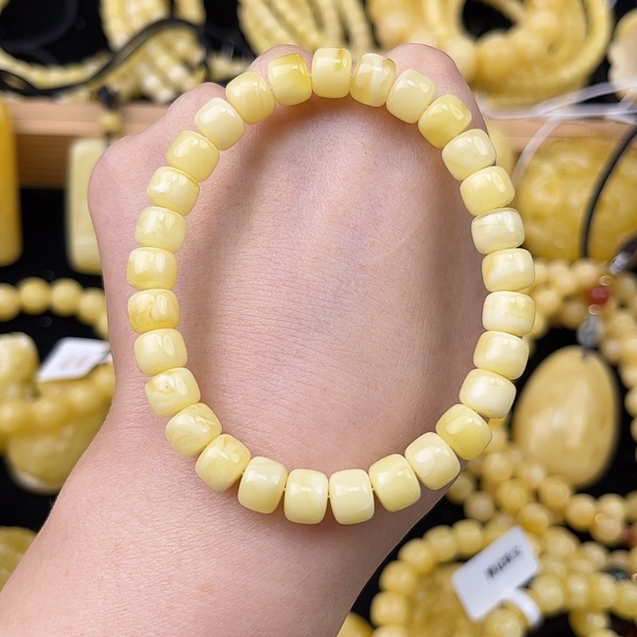 琥珀未镶嵌颈饰琥珀