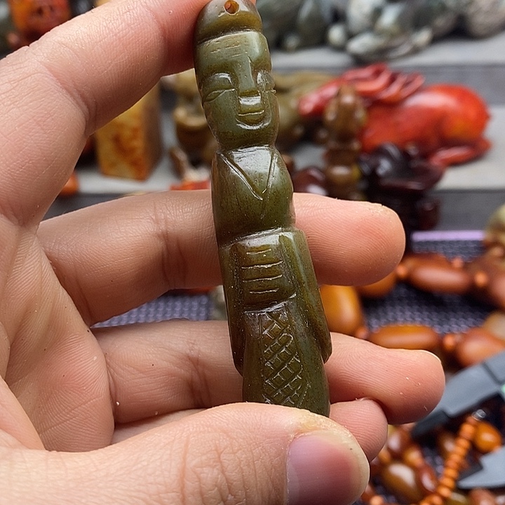 未镶嵌蛇纹石玉颈饰