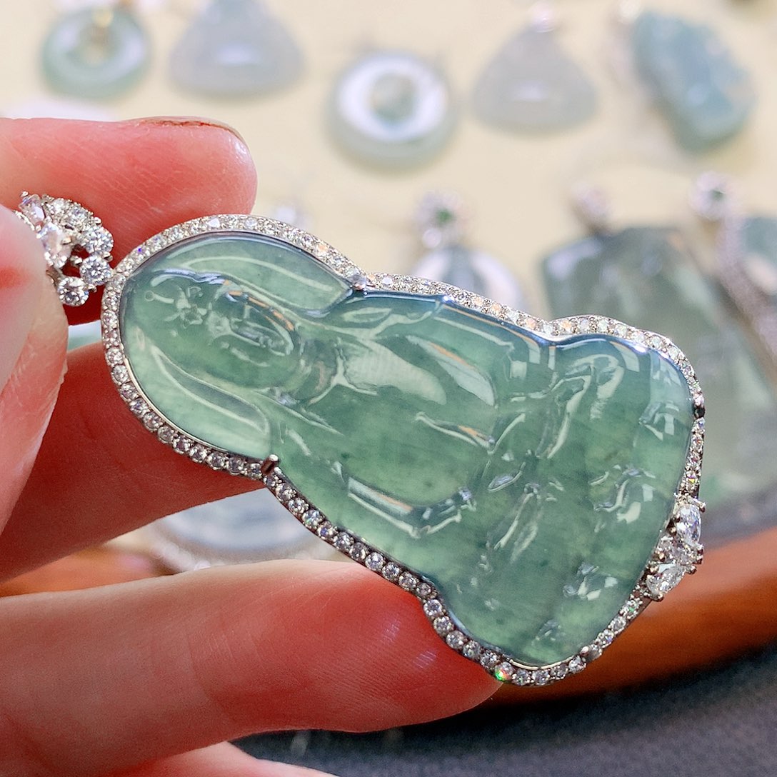 翡翠颈饰未镶嵌翡翠