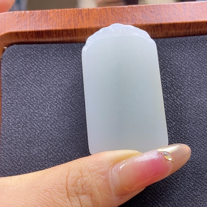 和田玉颈饰未镶嵌念*