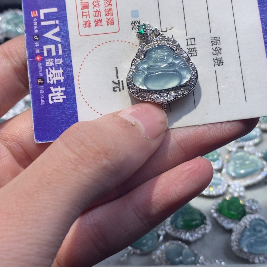 翡翠颈饰未镶嵌翡翠