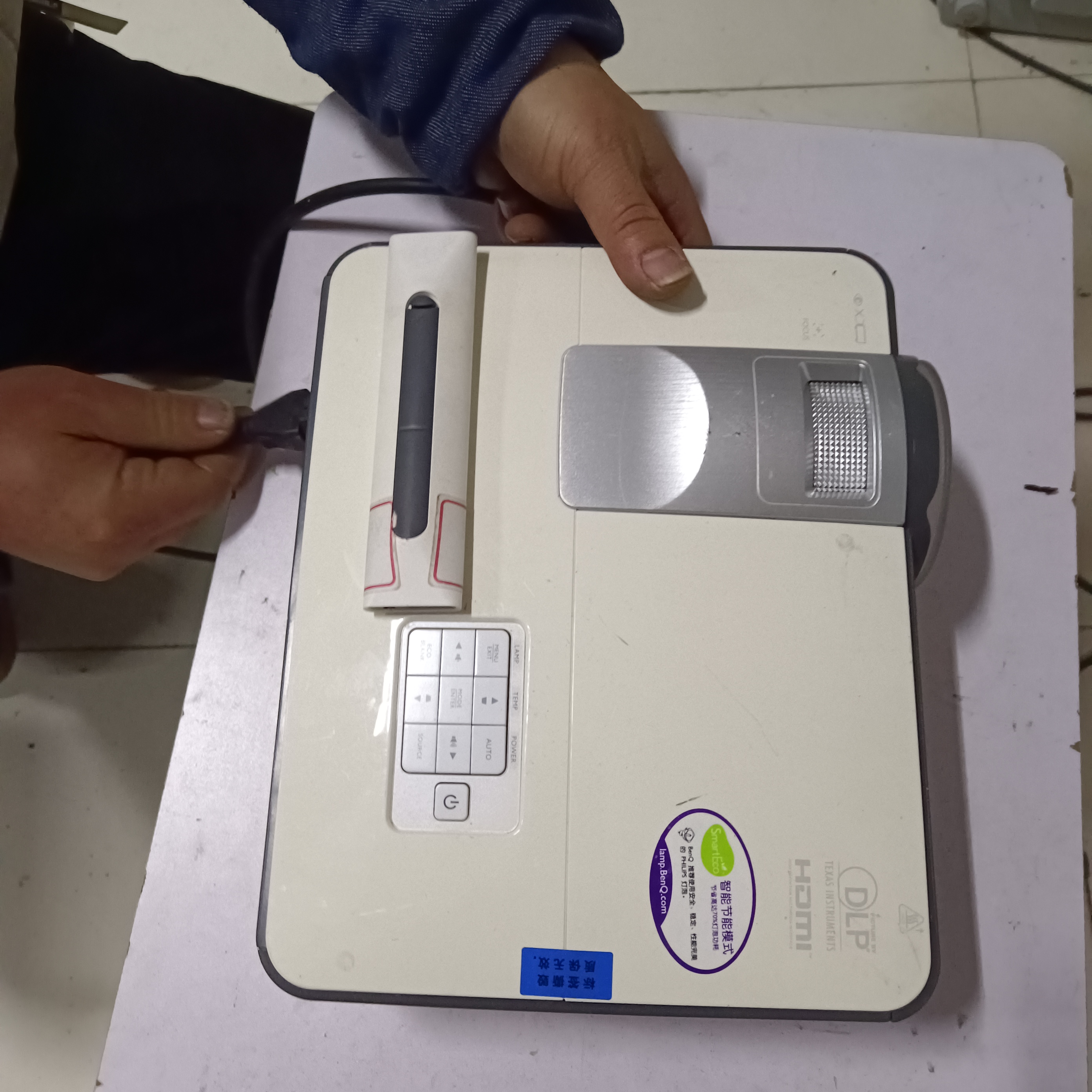 高清短焦投影仪运费自理