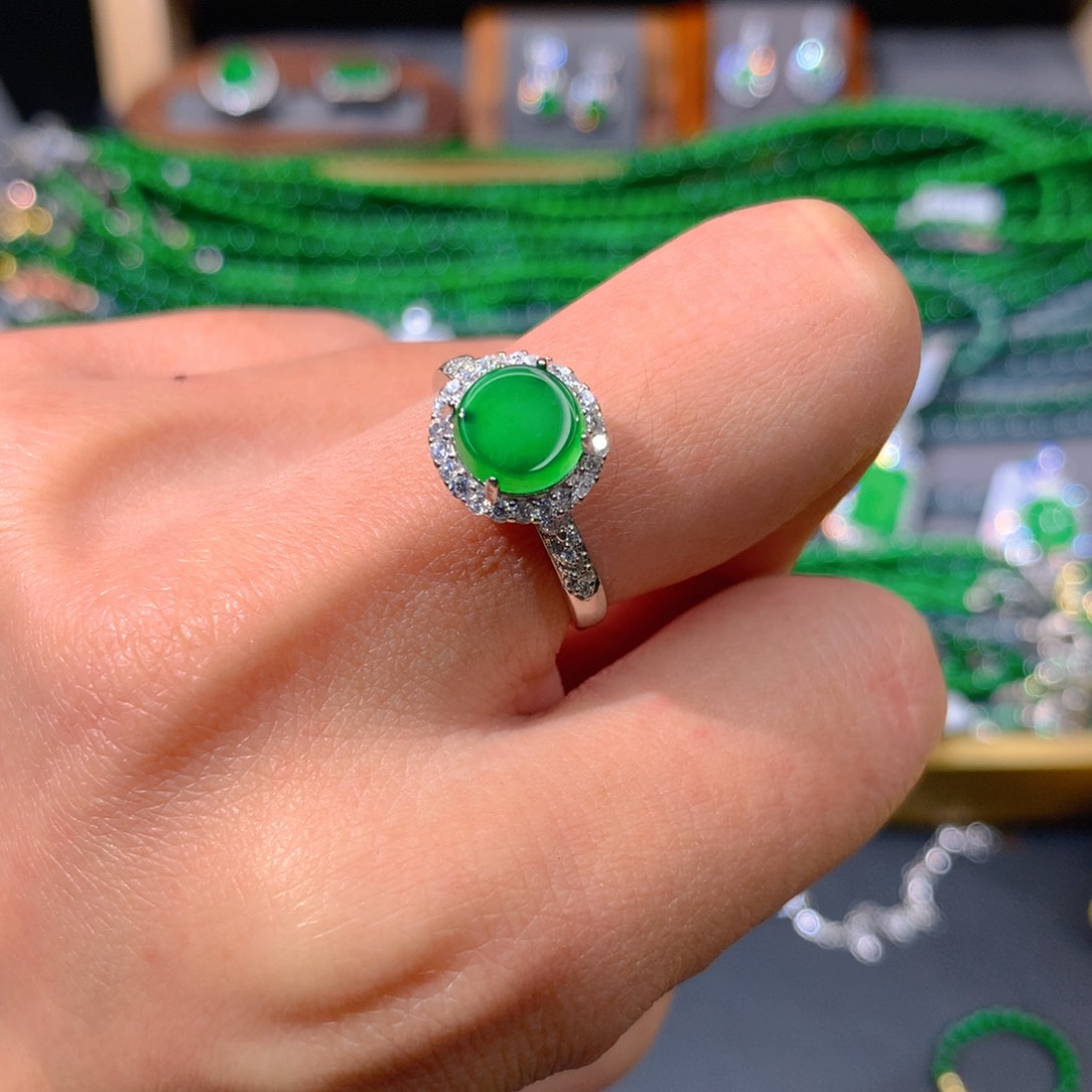 翡翠手链未镶嵌天然翡翠