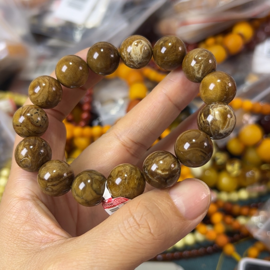 未镶嵌琥珀珠宝奇石209