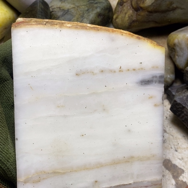 和田玉未镶嵌珠宝奇石95