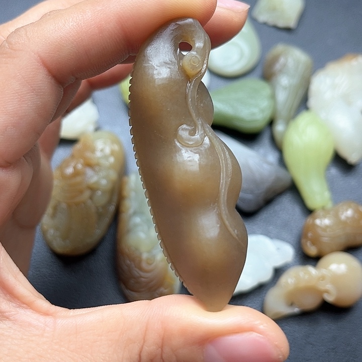 【闪购商品】颈饰未镶嵌和田玉余*