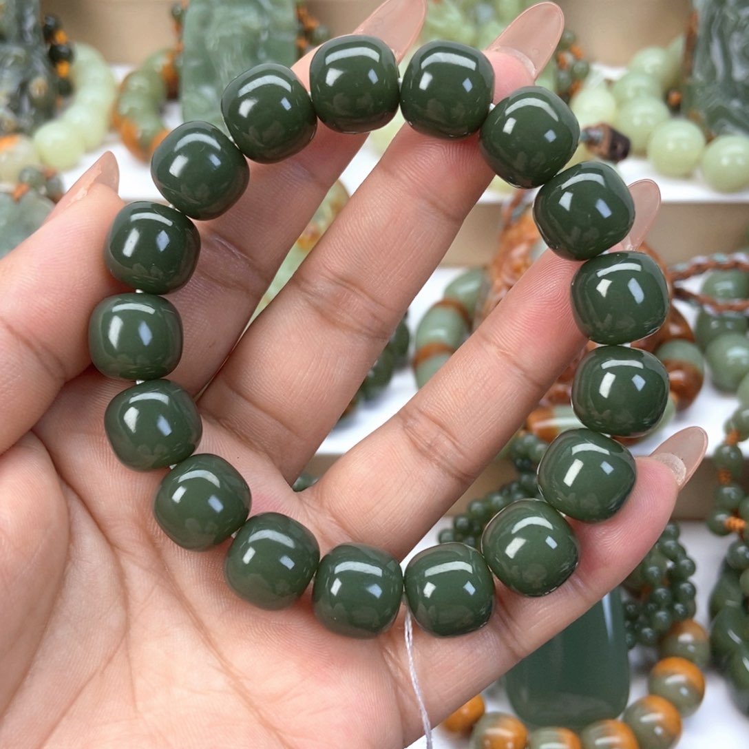 透闪石质玉手串未镶嵌