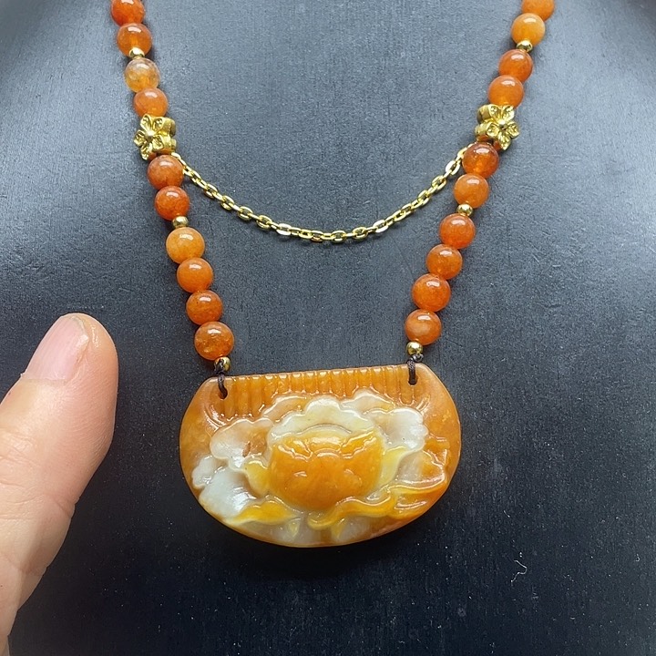 未镶嵌蛇纹石玉颈饰